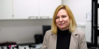 Polacy stworzyli okulary wyświetlające obraz za pomocą podczerwieni. To pierwszy taki prototyp na świecie